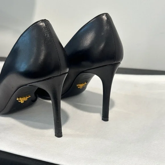 Prada Black Pointed Toe Pump Heel 38 - Picture 7 of 10